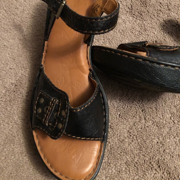 Born brand slight heal dark brown sandals. - Picture 2 of 2